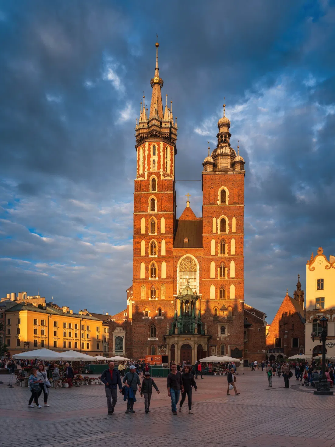 Basilique Sainte-Marie et l'appel du Hejnał, Cracovie